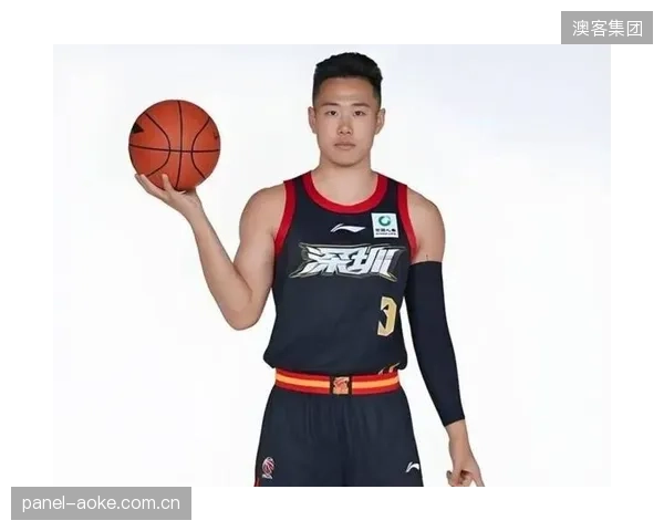 深圳队核心贺希宁荣膺常规赛MVP，其高效攻防表现征服媒体评委。